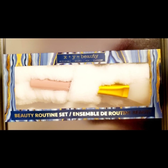 🆕️BEAUTY ROUTINE SET 🆕️ ♥️ - Picture 1 of 3